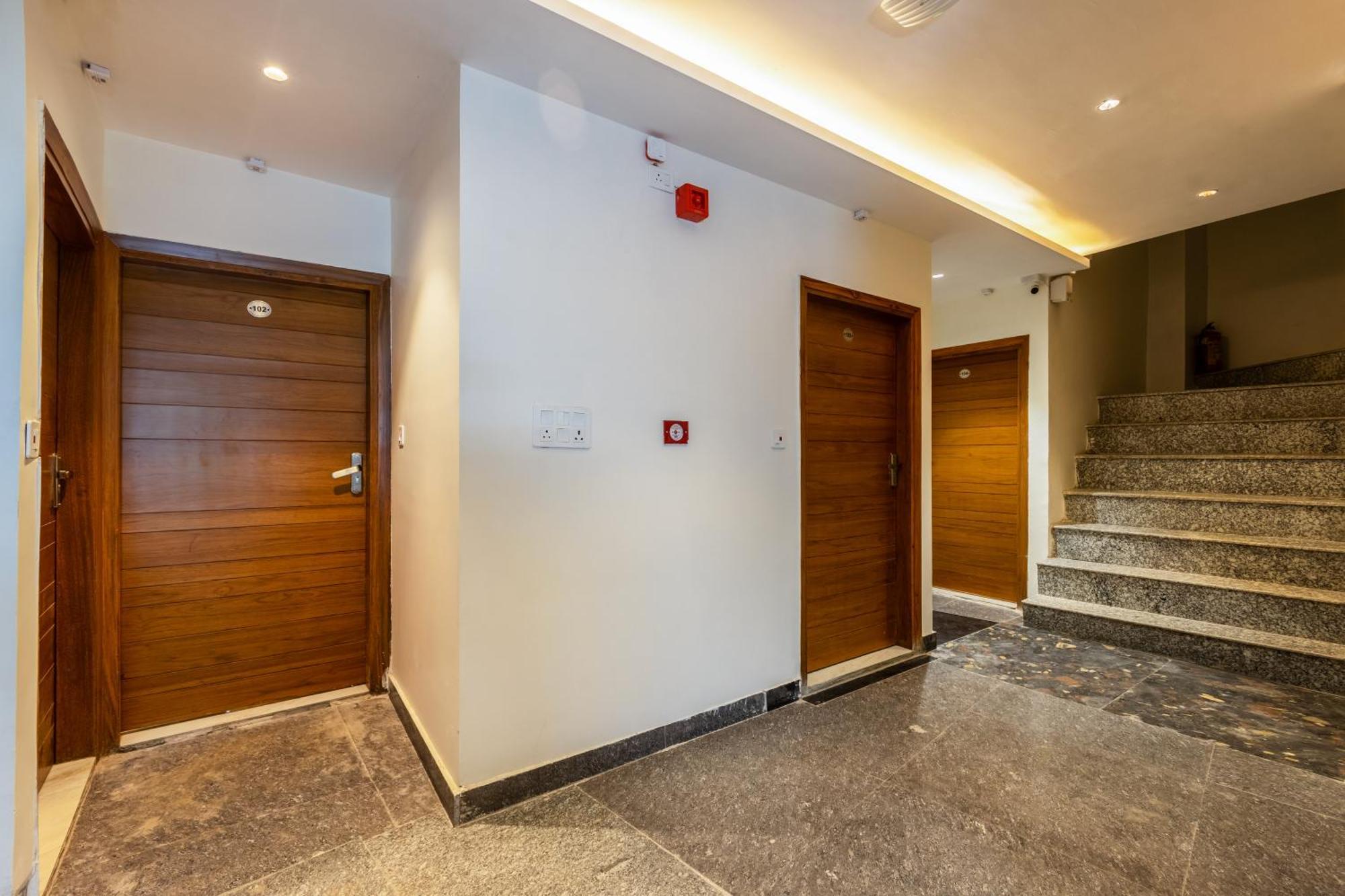 Hotel Stay House Nueva Delhi Exterior foto